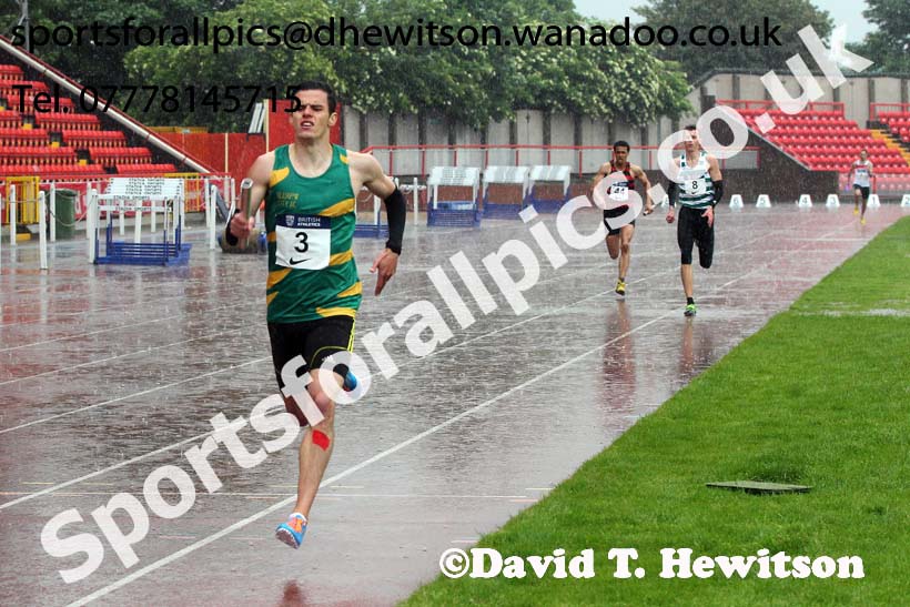 Glasgow win the 4 x 400 metres relay in the worst conditions of the day during the British National League, Division 1, Gateshead. Photo: David T. Hewitson/Sports for All Pics